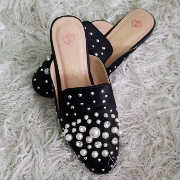 Black mules with pearls - Picture 2 of 2